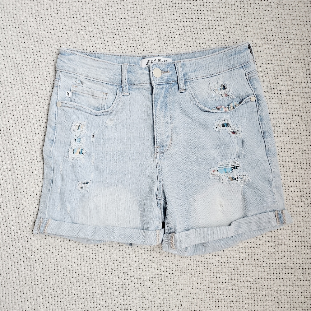 Judy Blue Light Wash Distressed Aztec Pattern Peekaboo Pocket Shorts Size Small